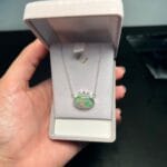 Pingente em prata e pedra opala