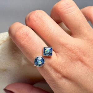 Anel ajustável em prata 950 e mosaicos de opala natural