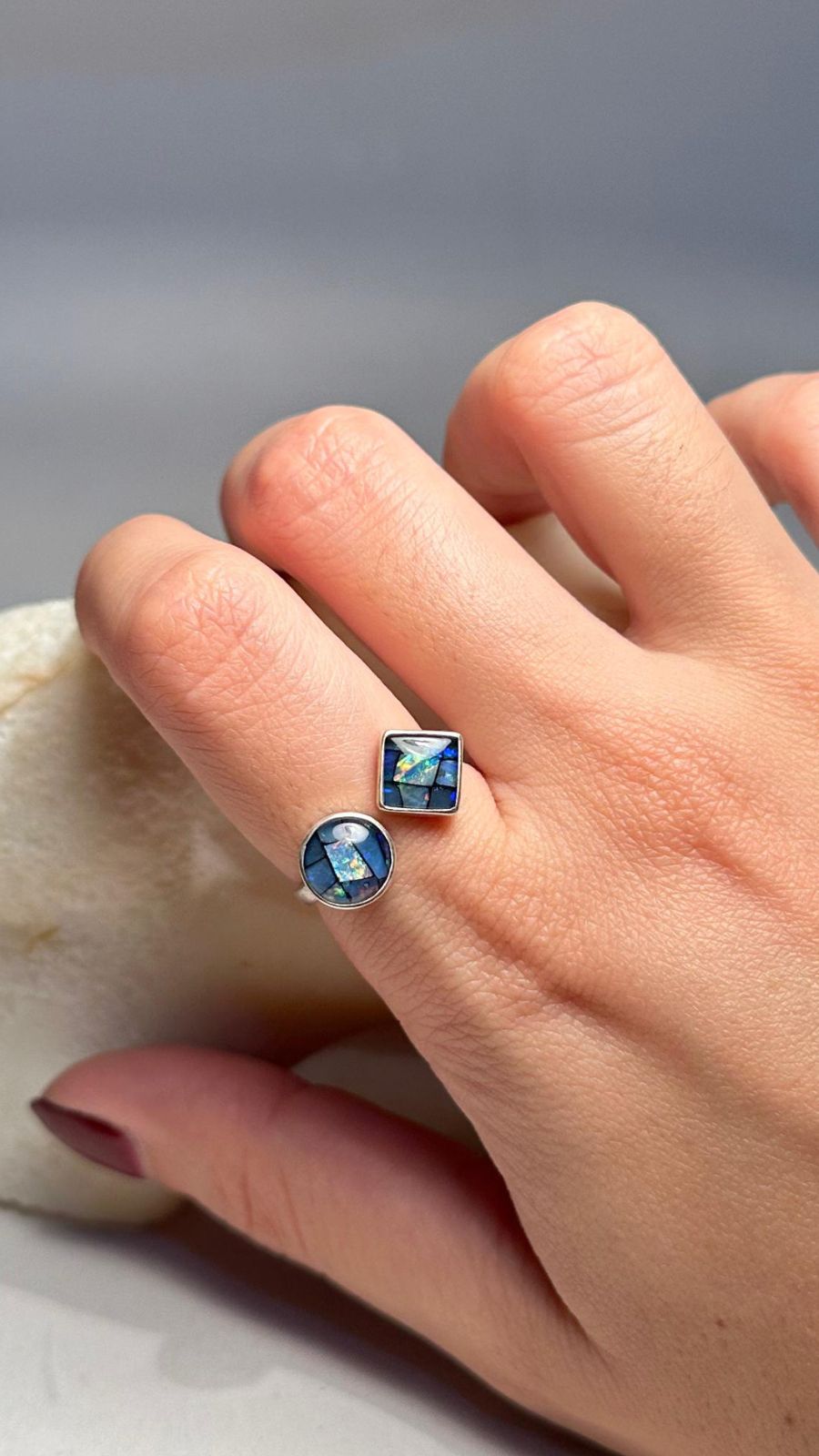 Anel ajustável em prata 950 e mosaicos de opala natural