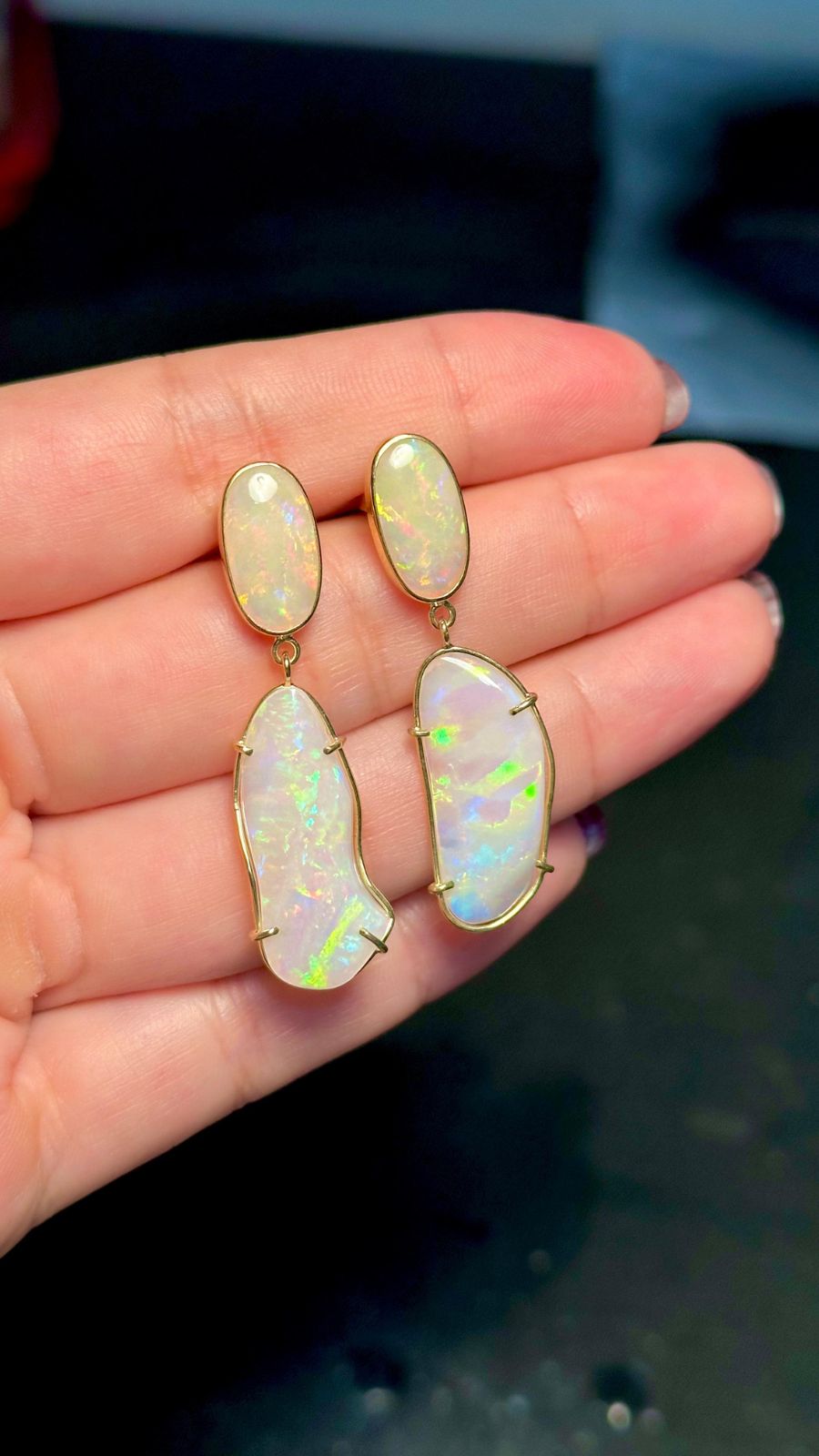 Max brinco em ouro 18k e opalas naturais nobres