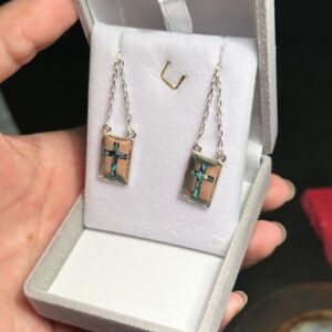 Escapulário em prata 950 e mini opalas