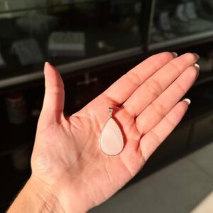 Pingente em Prata 950 com Opala Branca