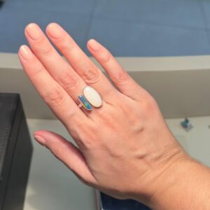 Anel Ajustável em Prata 950 com Opala Natural Doublet e Opala Natural