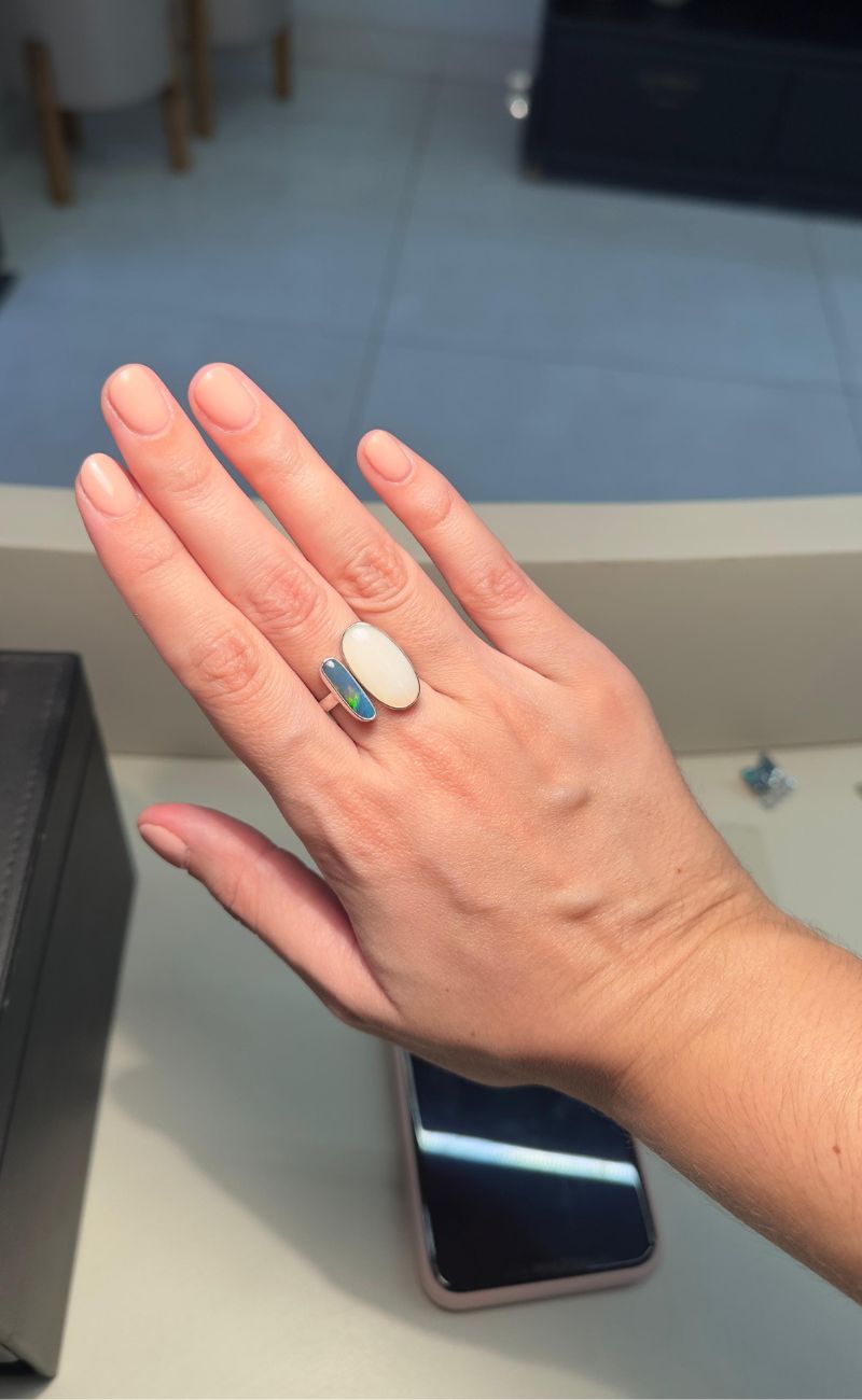 Anel Ajustável em Prata 950 com Opala Natural Doublet e Opala Natural