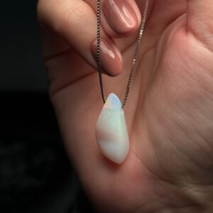 Colar em Prata 925 com Opala Natural – Elegância e Sofisticação