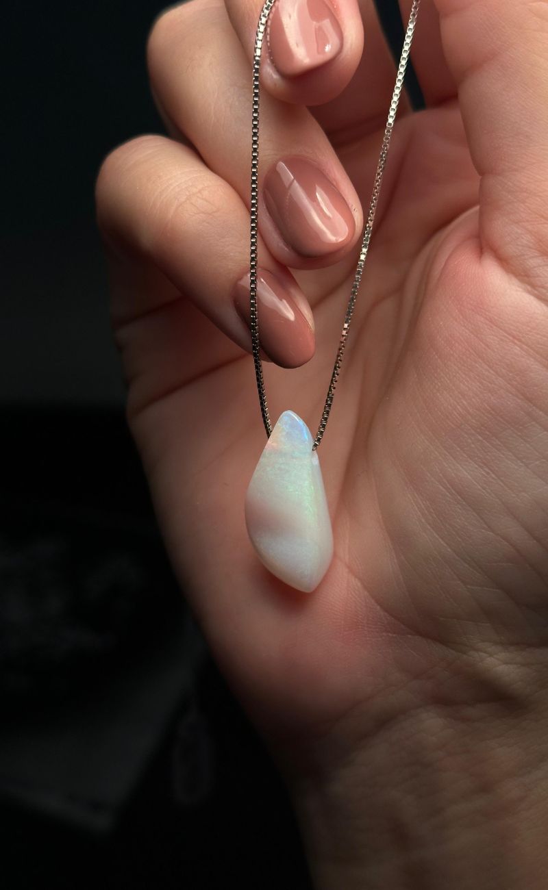 Colar em Prata 925 com Opala Natural – Elegância e Sofisticação