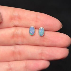 Brinco fixo em prata 950 e opalas naturais doublet