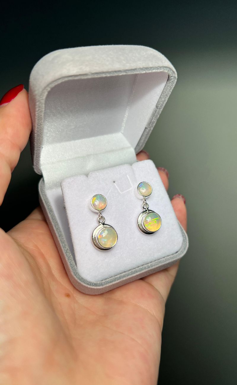 Brincos em prata 950 e opalas naturais nobres